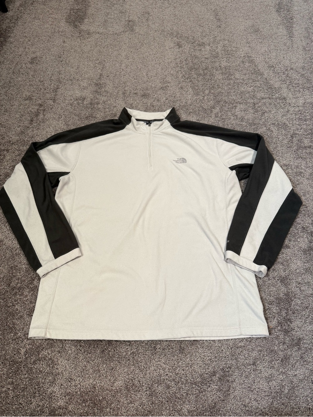 The North Face Men’s white and black/gray quarter zip fleece Size XL #outdoor